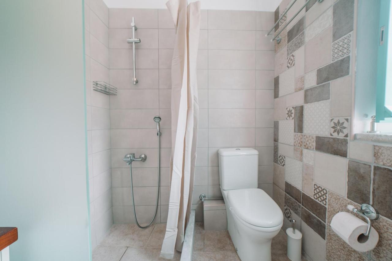 George Seafront Suites Néon Oítilon المظهر الخارجي الصورة