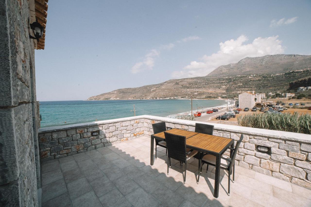 George Seafront Suites Néon Oítilon المظهر الخارجي الصورة