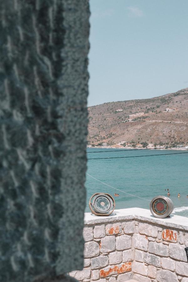 George Seafront Suites Néon Oítilon المظهر الخارجي الصورة