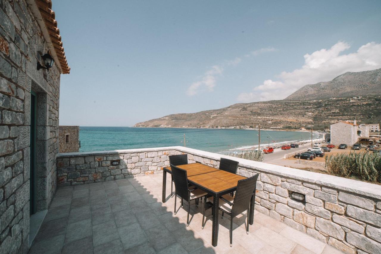 George Seafront Suites Néon Oítilon المظهر الخارجي الصورة